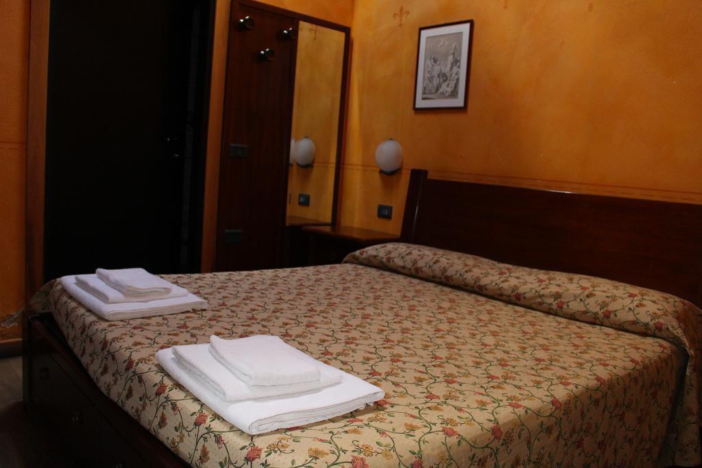 Hotel Da Mariuccia Robecchetto con Induno Exterior foto