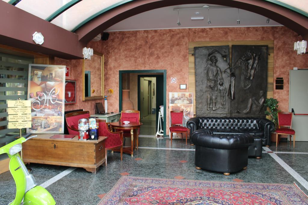 Hotel Da Mariuccia Robecchetto con Induno Exterior foto