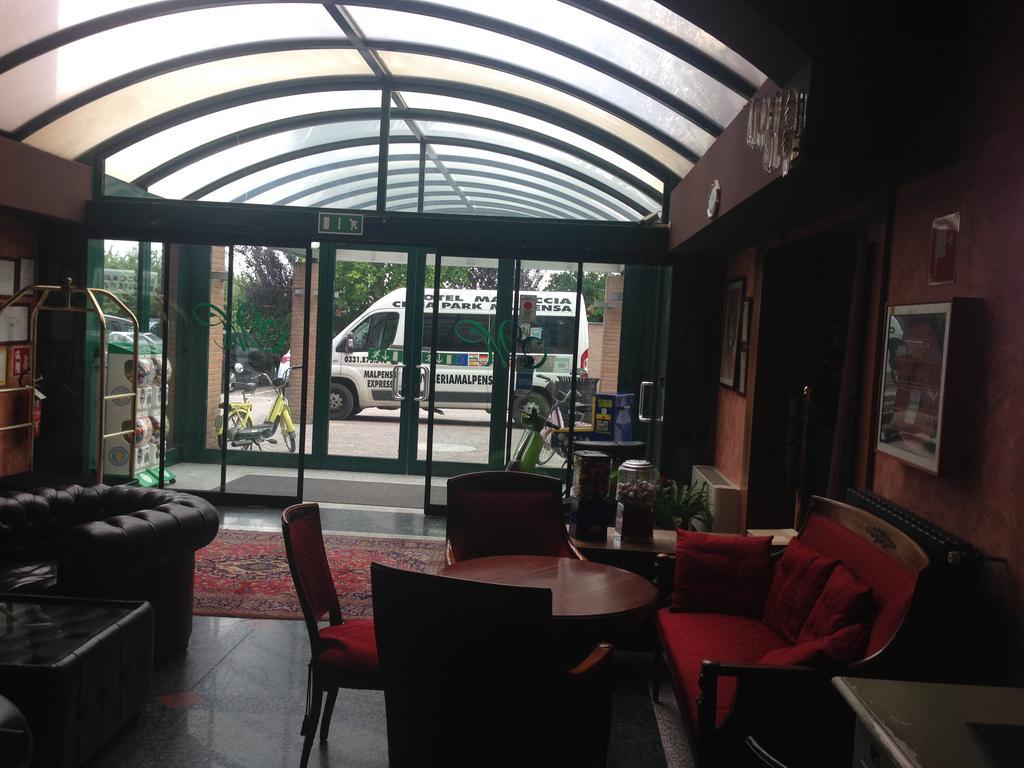Hotel Da Mariuccia Robecchetto con Induno Exterior foto