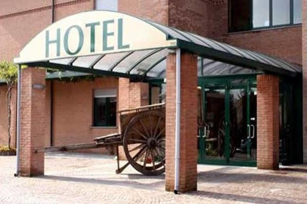 Hotel Da Mariuccia Robecchetto con Induno Exterior foto